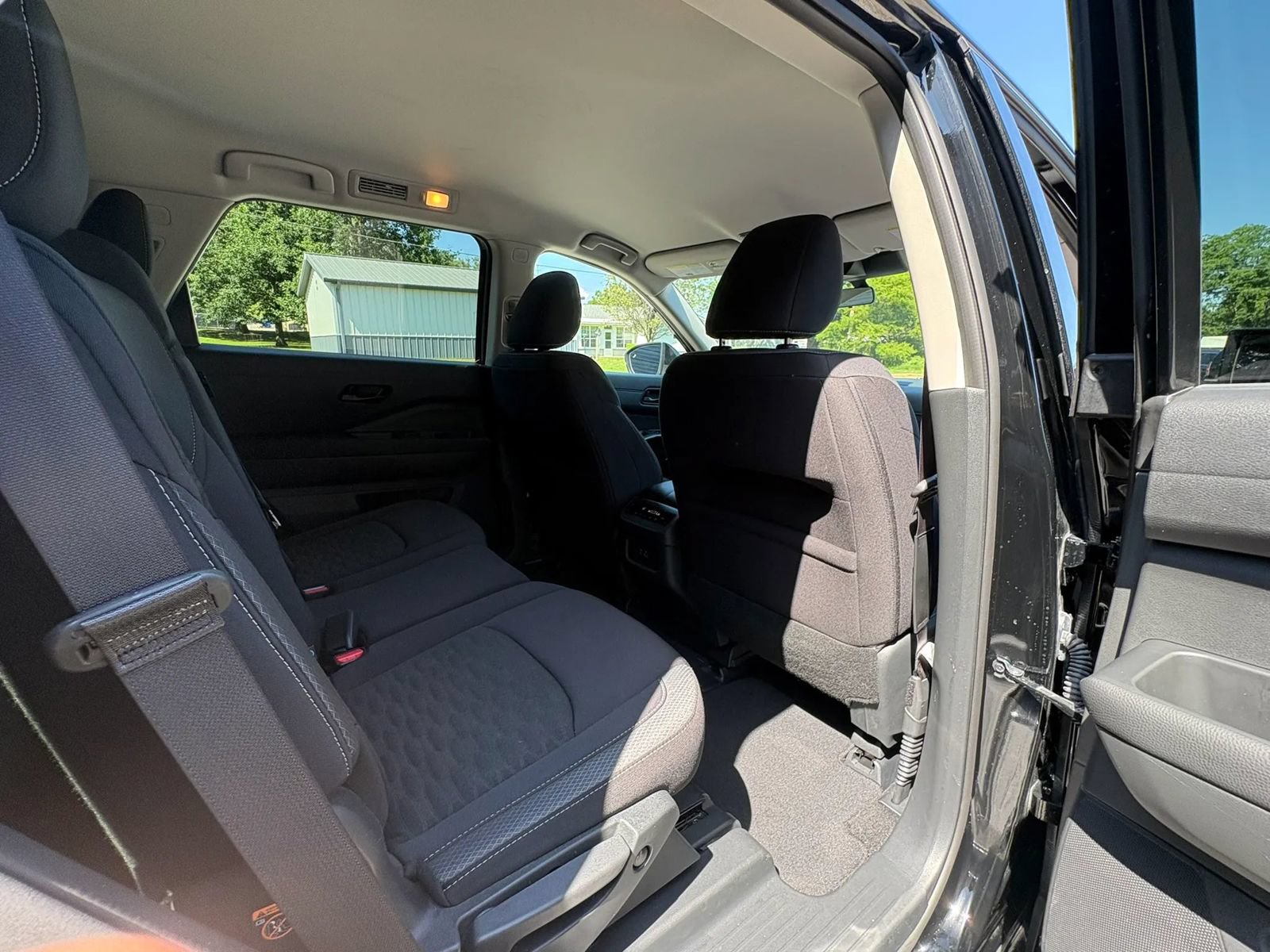 Used 2025 Nissan Pathfinder SV FWD image 15