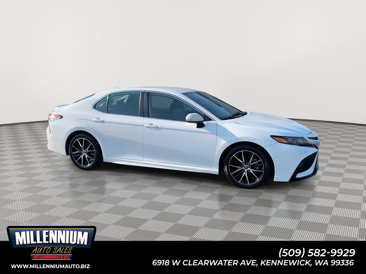 Used 2021 Toyota Camry SE