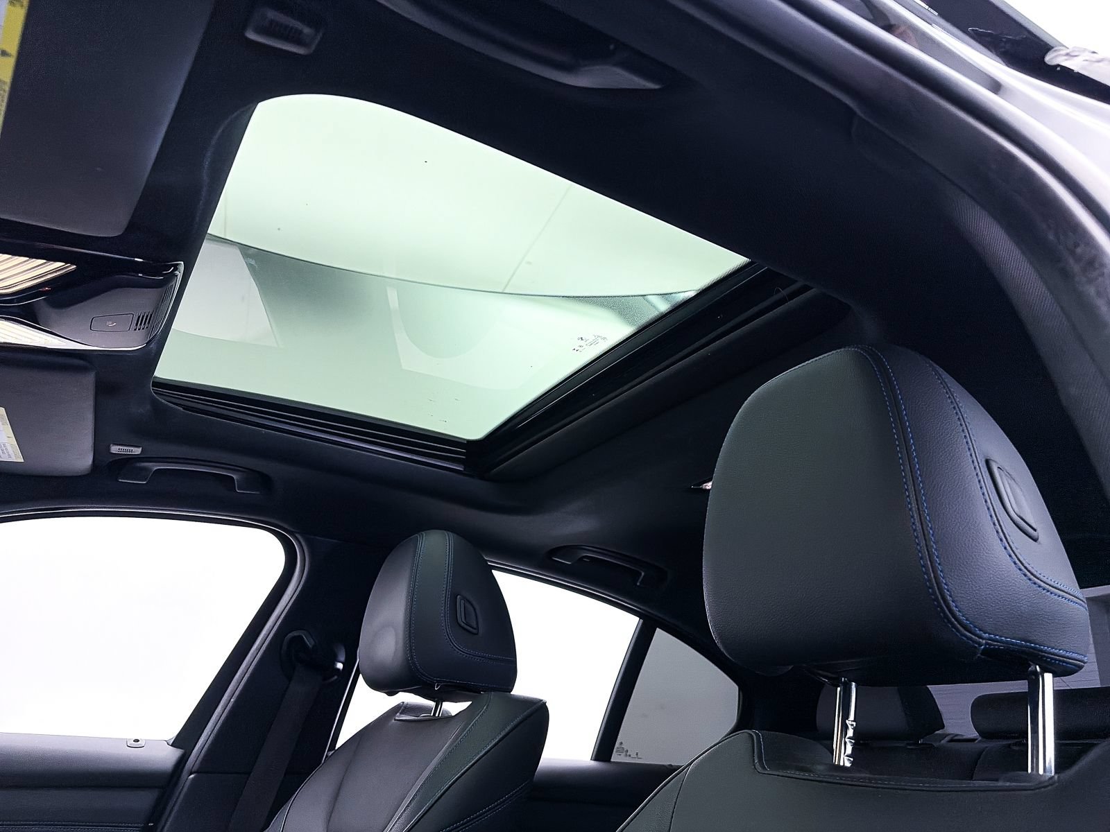 Used 2023 BMW M340i w/ Premium Package RWD image 5
