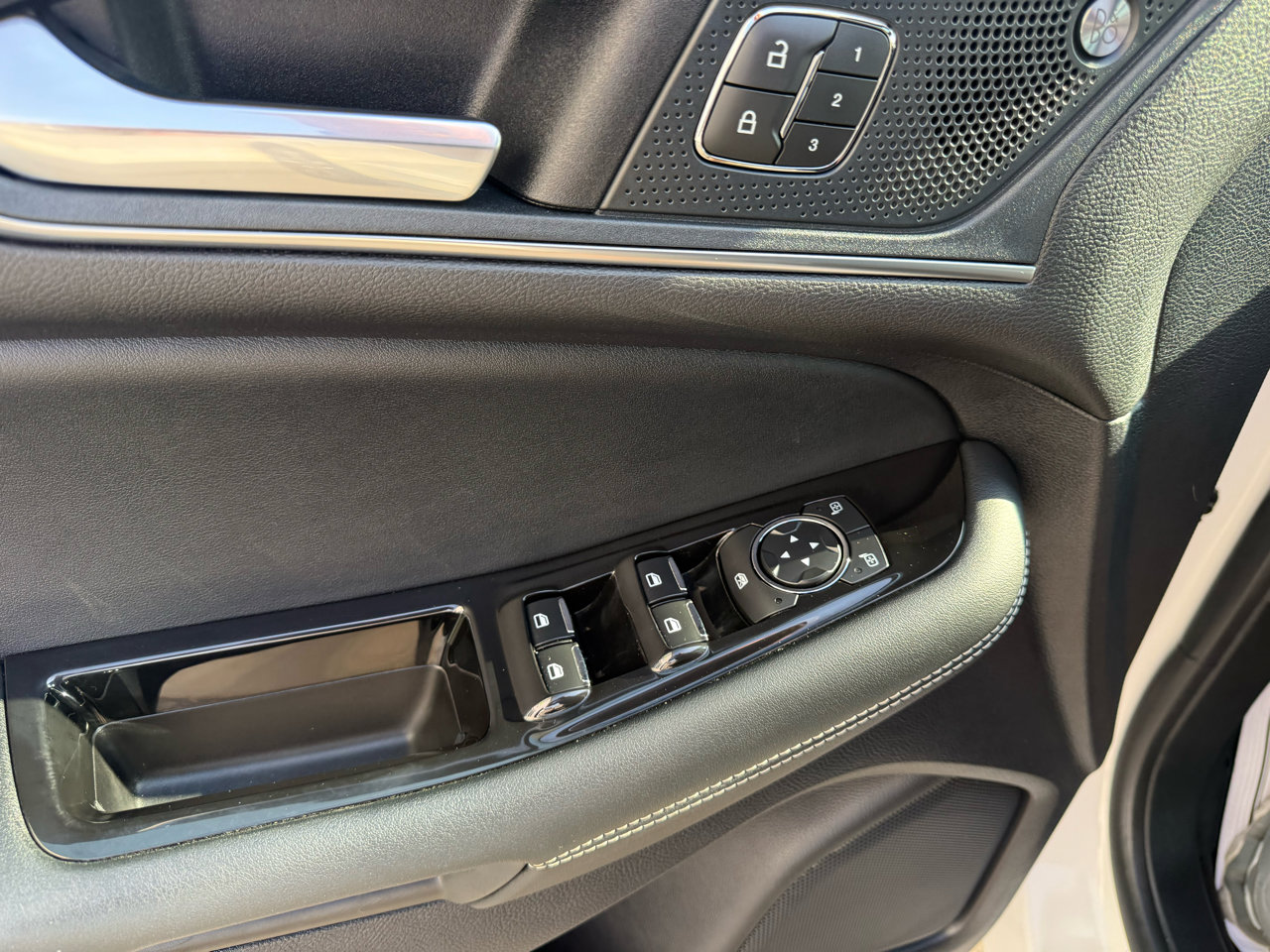 Used 2019 Ford Edge ST w/ Convenience Package image 26