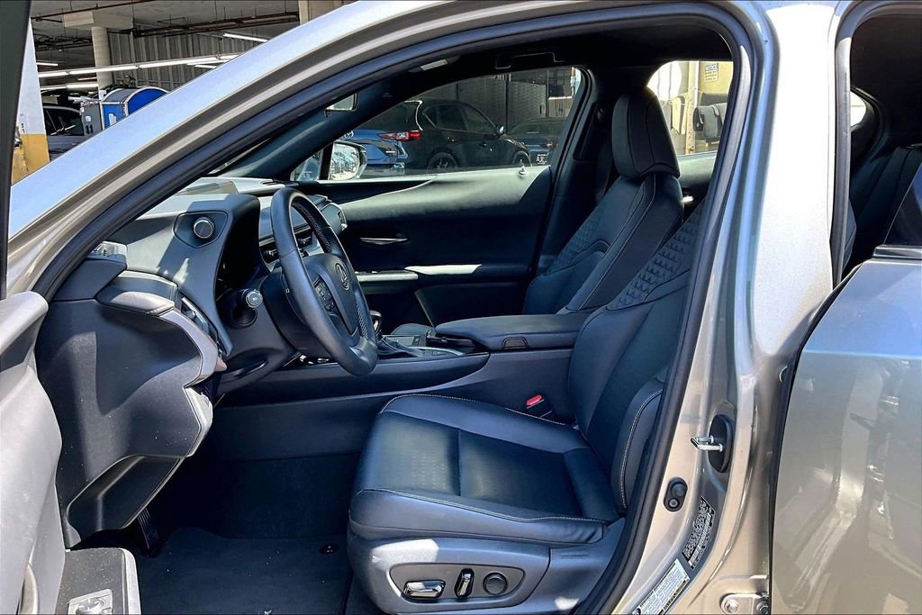 Used 2022 Lexus UX 200 w/ Accessory Package (Z2) image 14