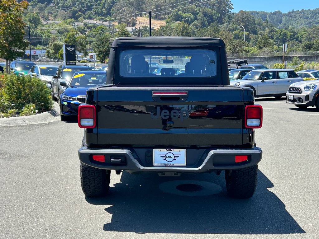 Used 2023 Jeep Gladiator Sport AWD/4WD image 4