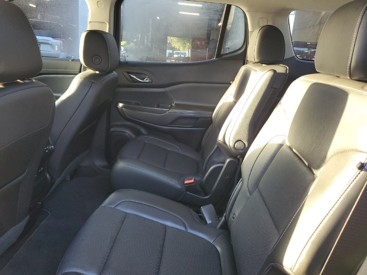 Used 2023 GMC Acadia SLT w/ Technology Package FWD image 10