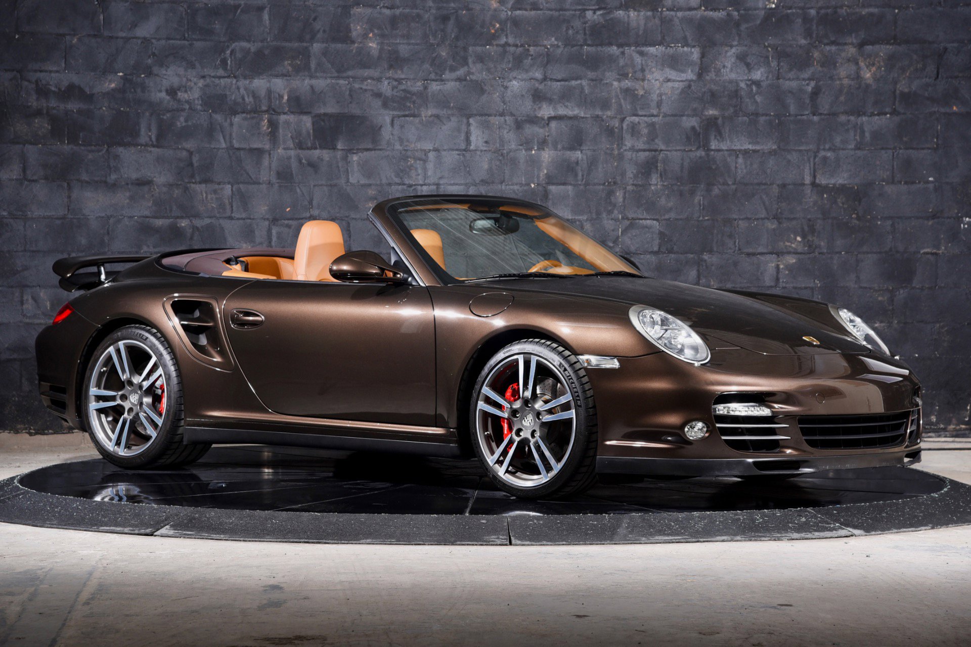 Used 2010 Porsche 911 Turbo image 2