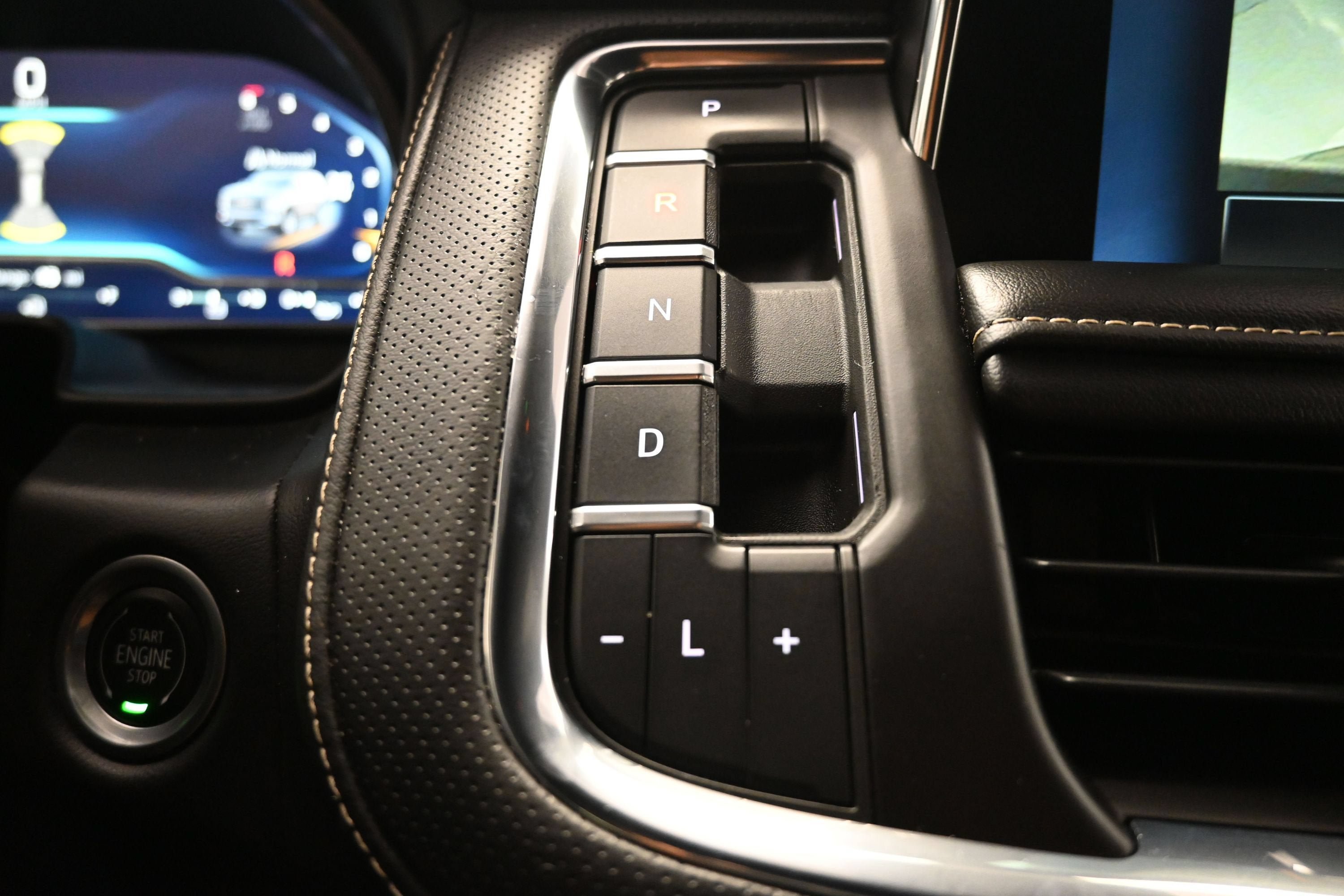 Used 2023 Chevrolet Suburban Premier AWD/4WD image 19