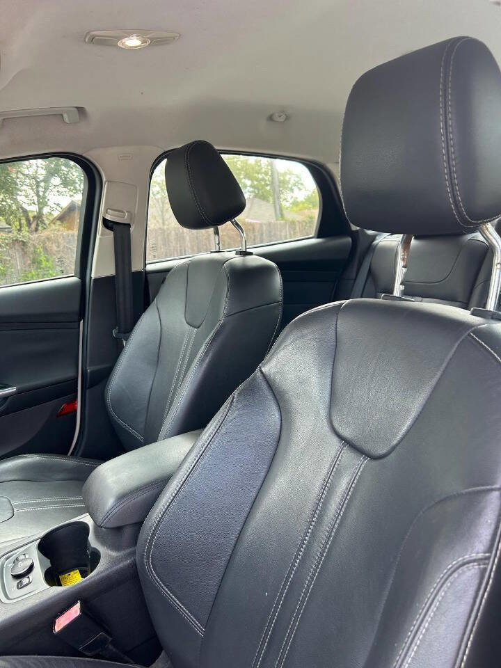 Used 2012 Ford Focus Titanium image 58