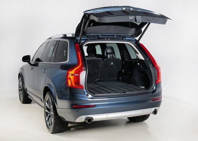 Used 2019 Volvo XC90 T5 Momentum w/ Multimedia Package image 6