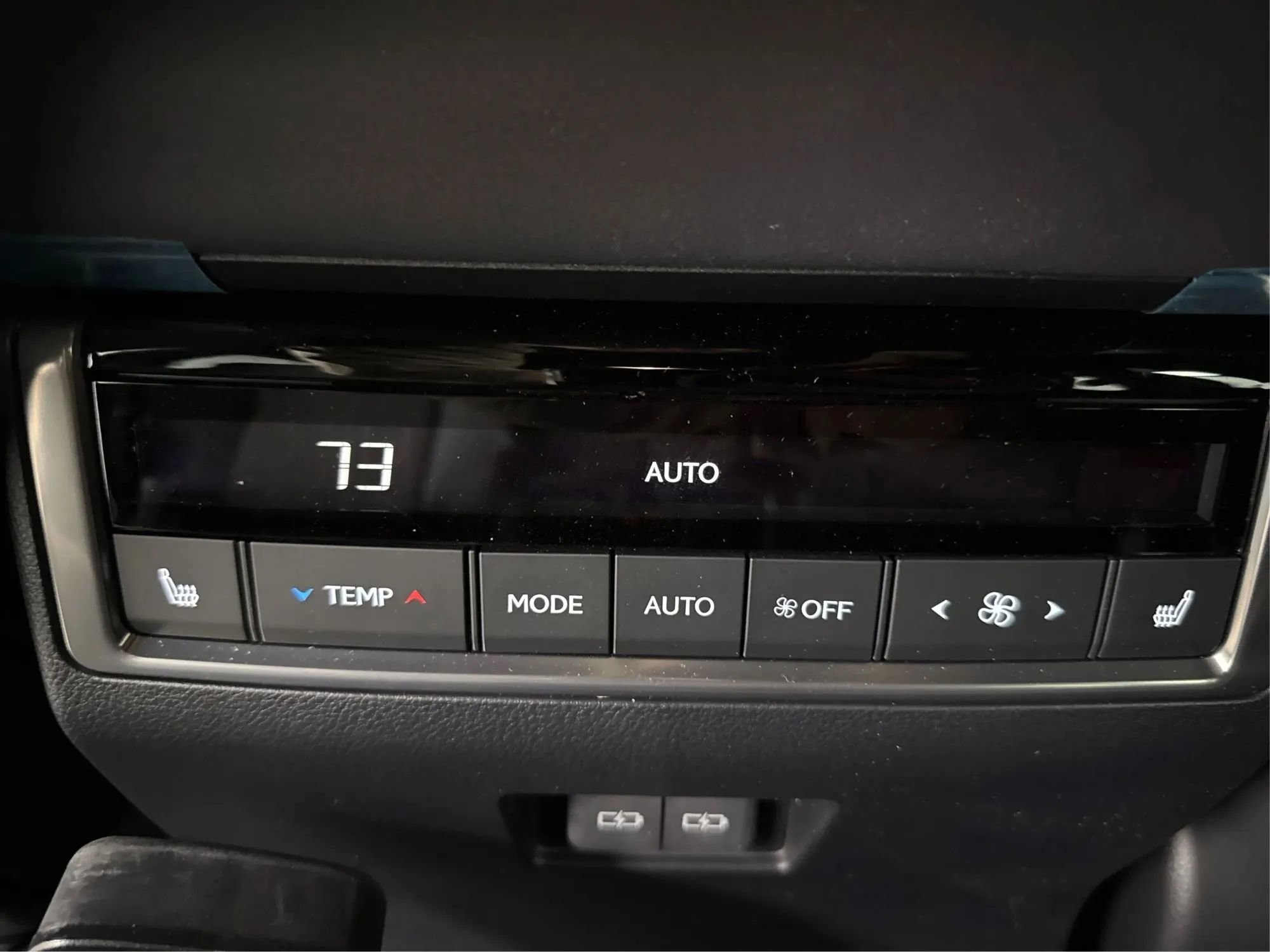 Used 2025 Lexus GX 550 w/ Accessory Package (2T) AWD/4WD image 32