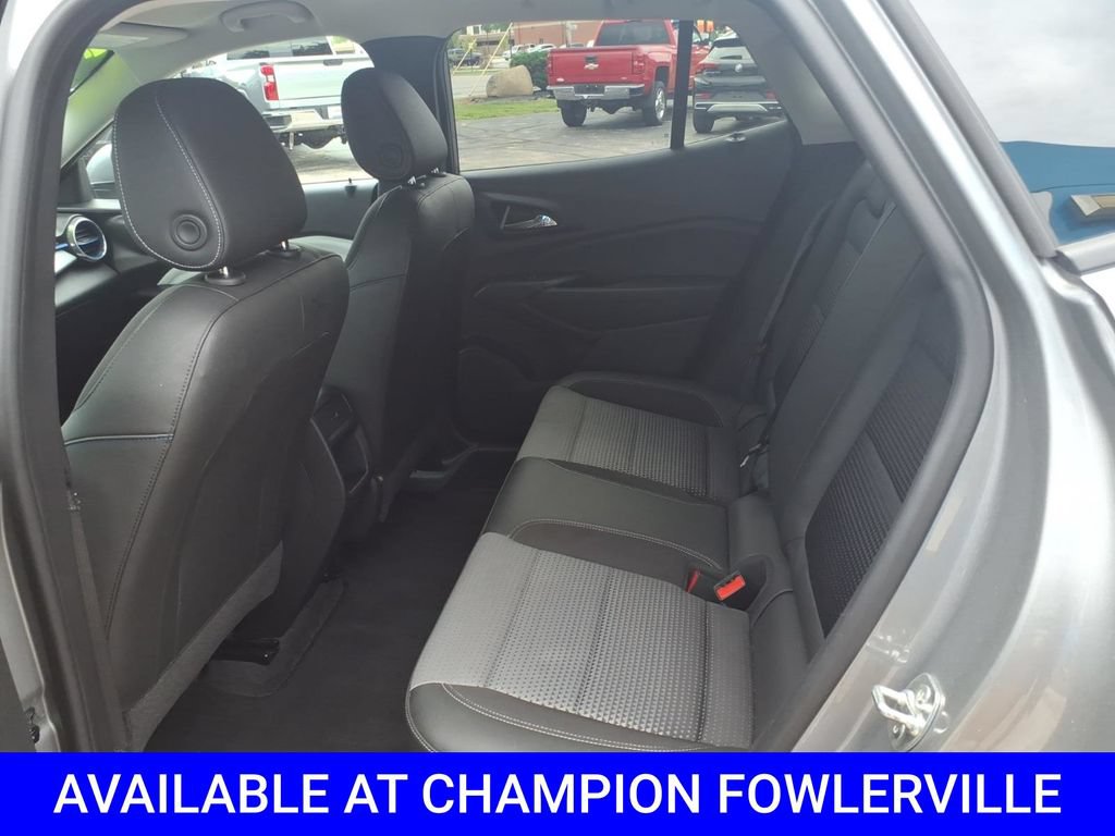 Used 2025 Chevrolet Trax LT FWD image 10