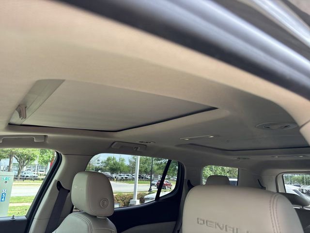 Used 2017 GMC Acadia Denali image 21