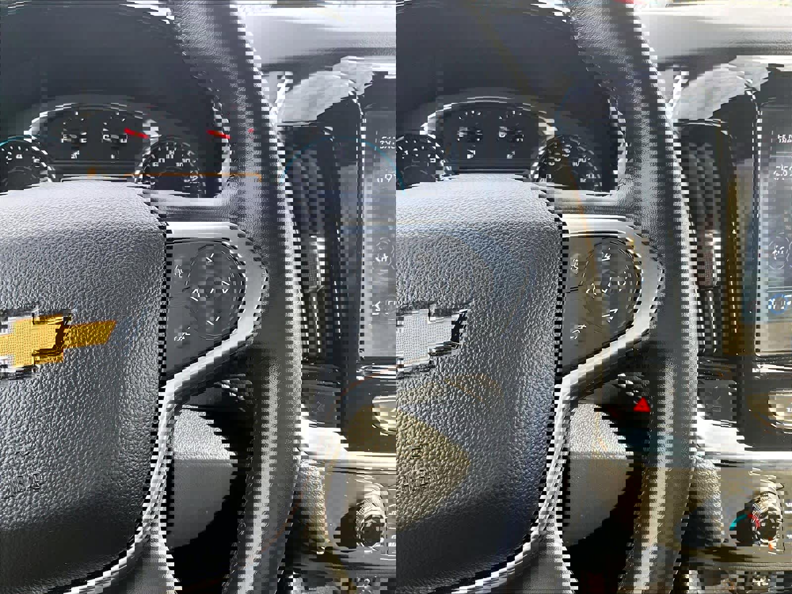 Certified 2022 Chevrolet Traverse LT w/ LPO, Floor Liner Package image 24