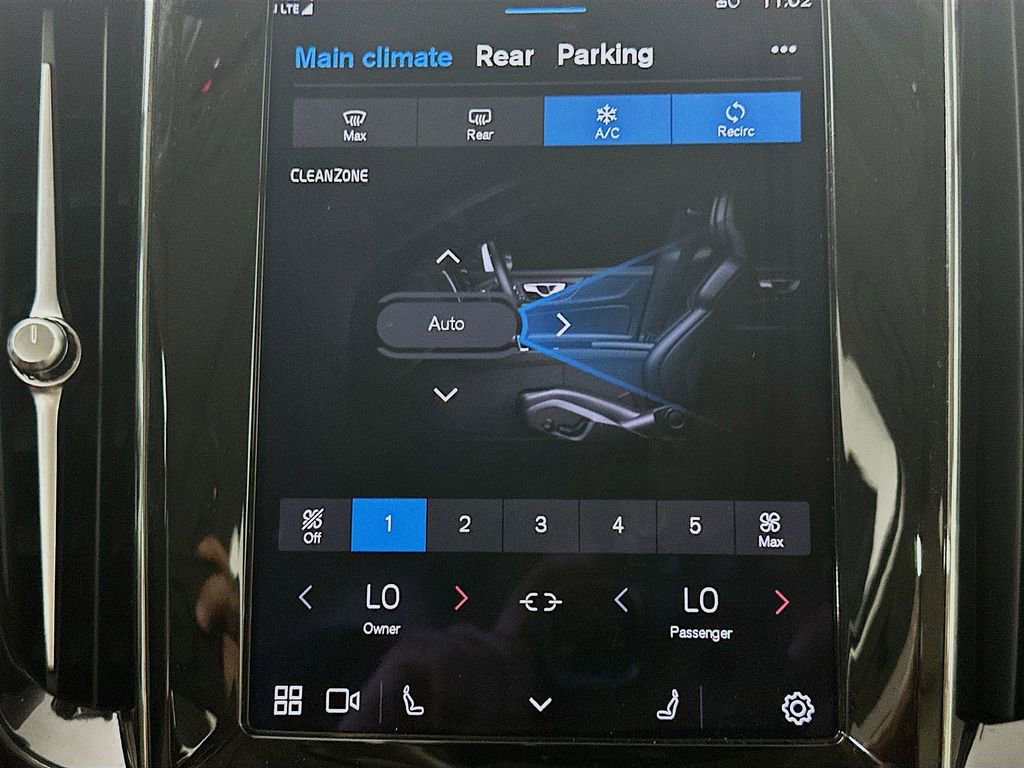 Used 2023 Volvo S60 B5 Ultimate image 18