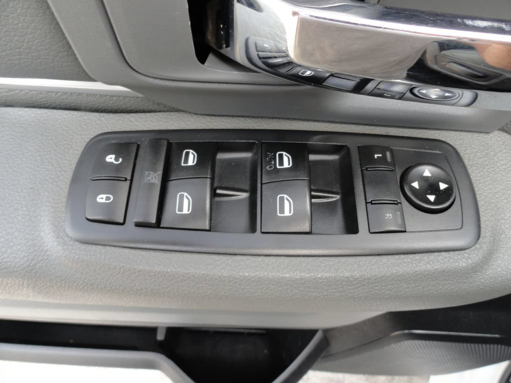 Used 2016 RAM 2500 SLT AWD/4WD image 24