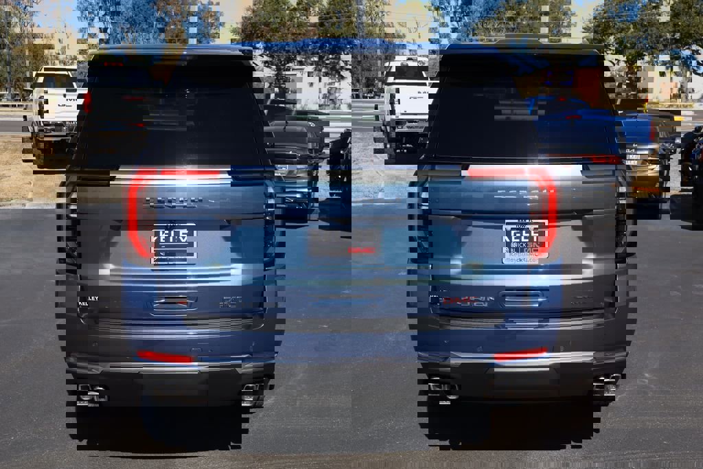 New 2026 GMC Yukon XL Denali w/ Sun & Power Step Package image 5