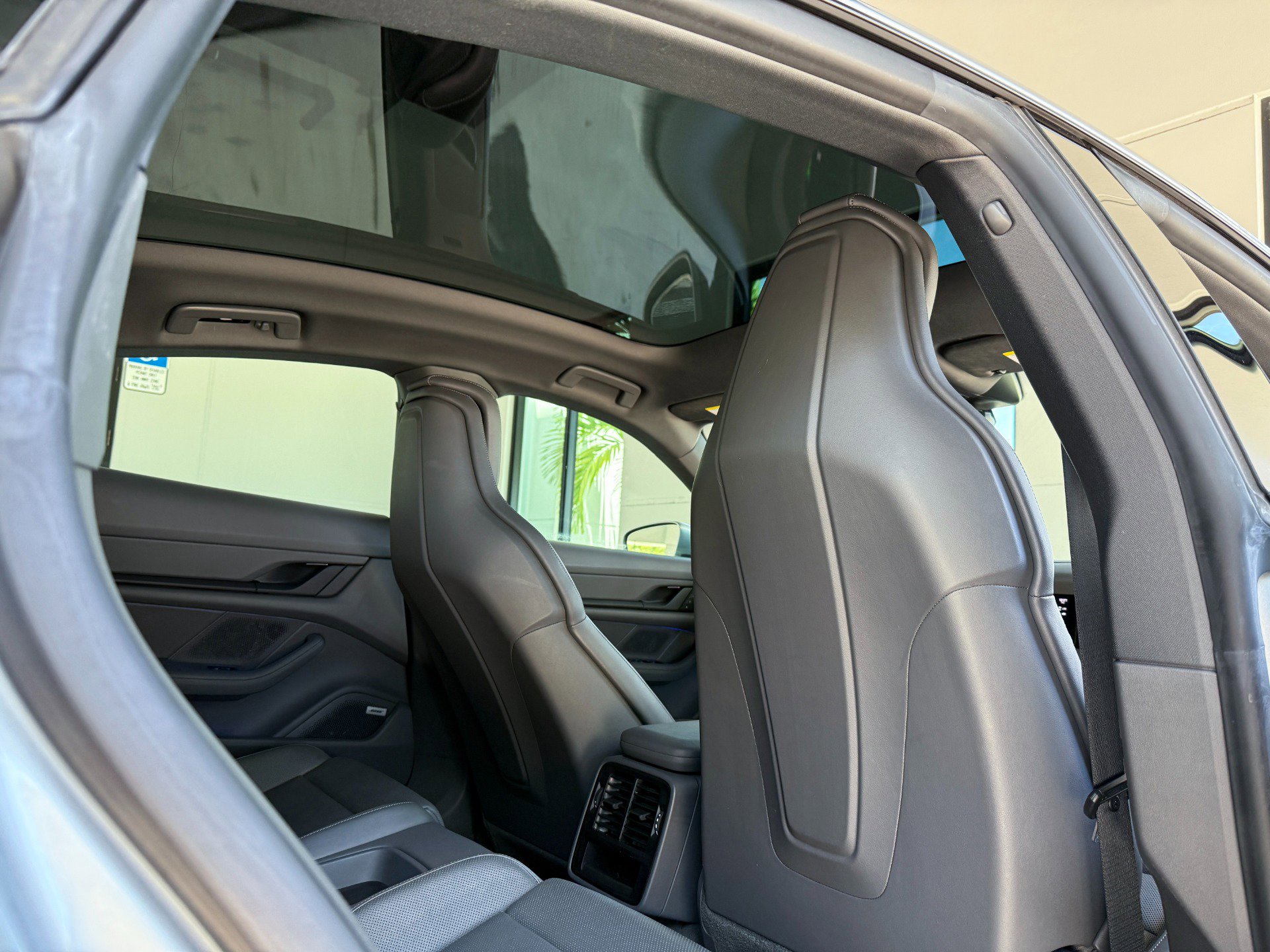 Used 2022 Porsche Taycan image 28