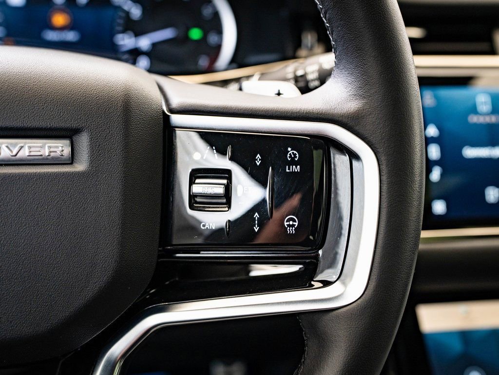 Used 2023 Land Rover Range Rover Evoque R-Dynamic SE image 28
