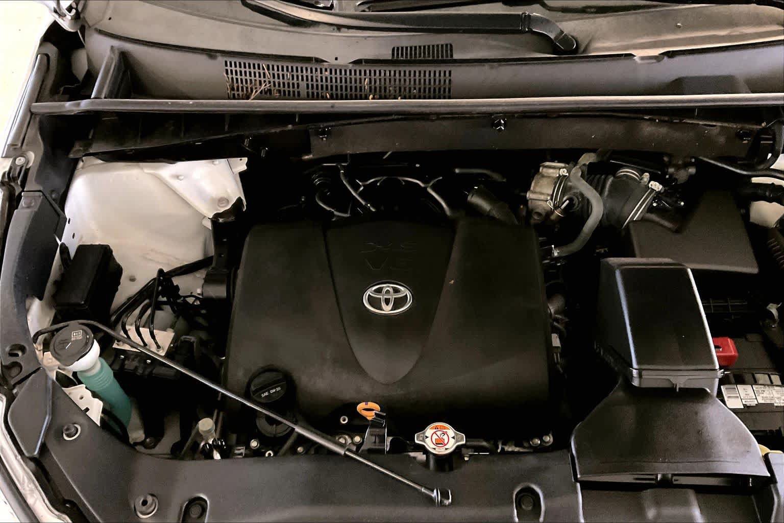 Used 2019 Toyota Highlander XLE FWD image 28