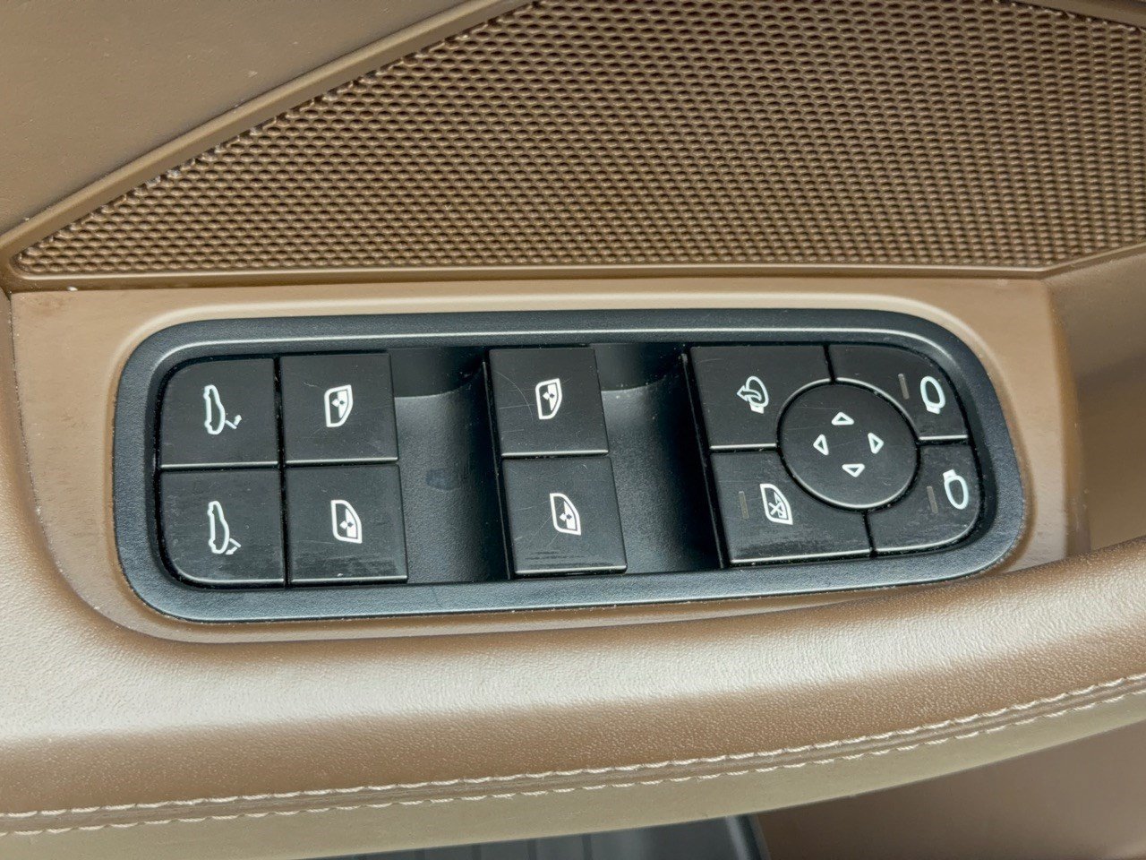 Used 2022 Porsche Panamera 4S w/ Premium Package AWD/4WD image 15