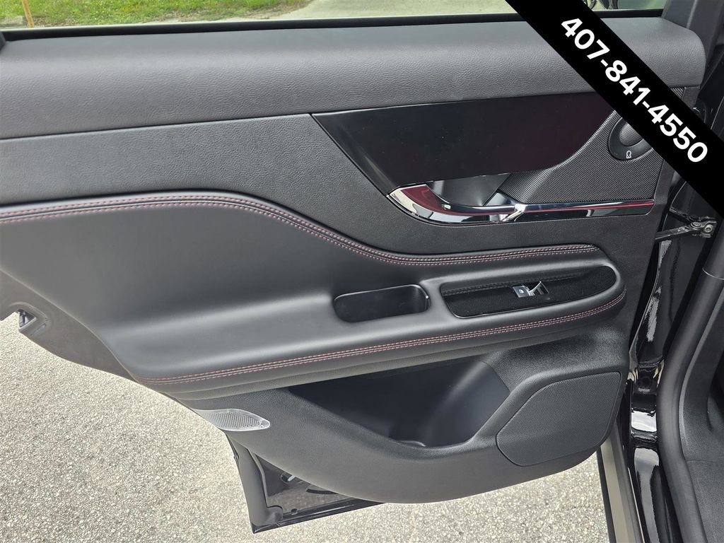 New 2025 Lincoln Corsair Grand Touring w/ Equipment Group 302A AWD/4WD image 9