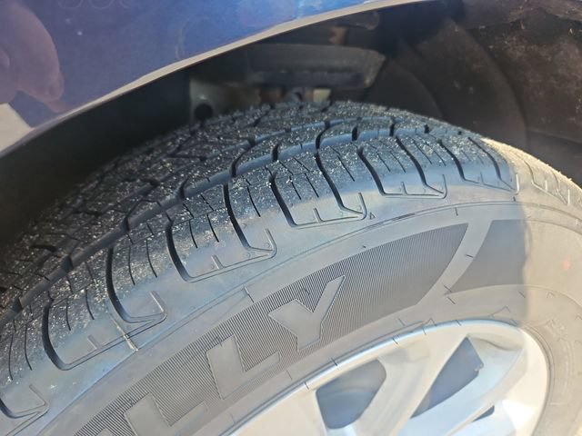 Used 2019 Chevrolet Equinox LT FWD image 28