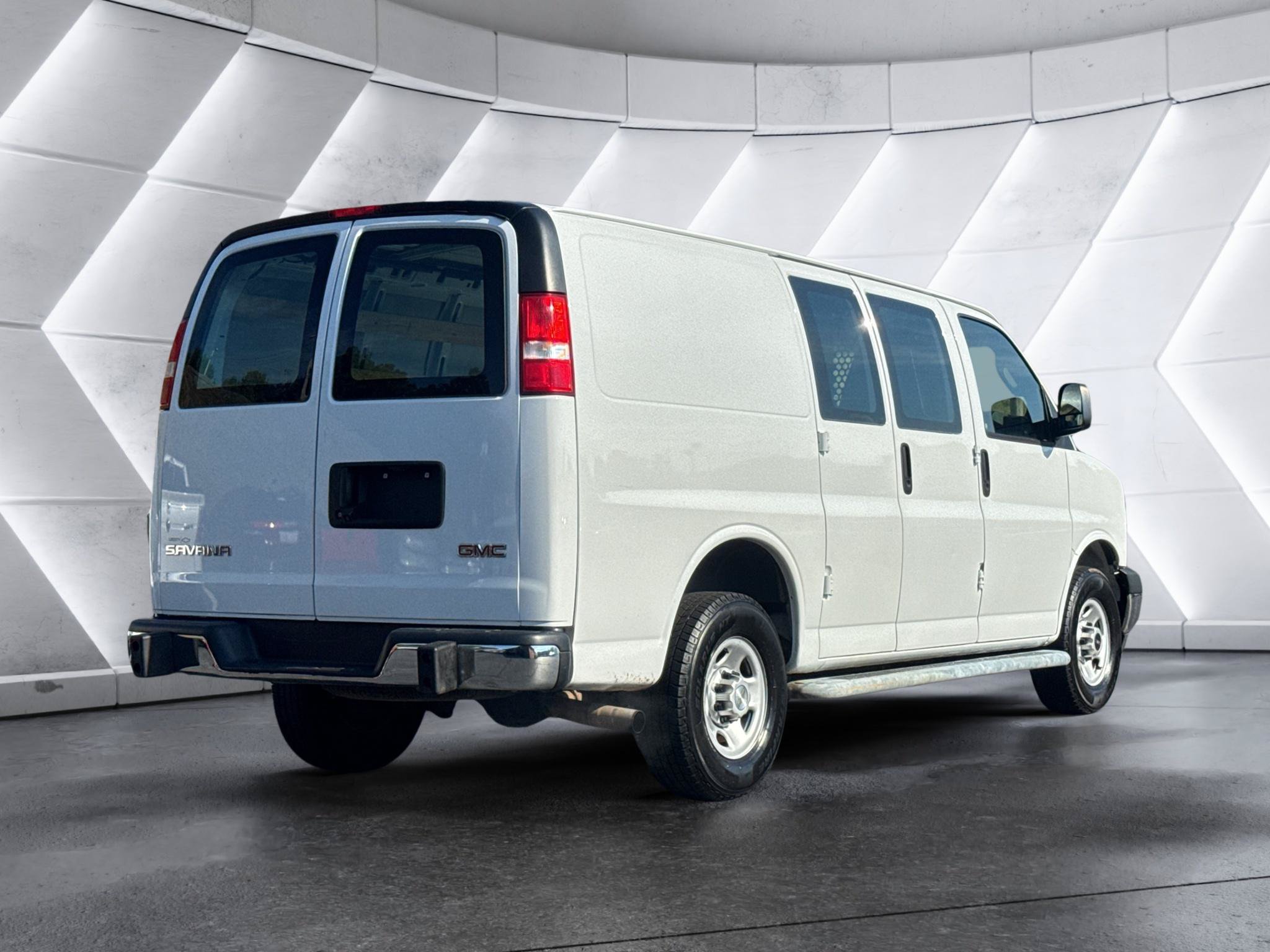 Used 2021 GMC Savana 2500 w/ Driver Convenience Package RWD image 5