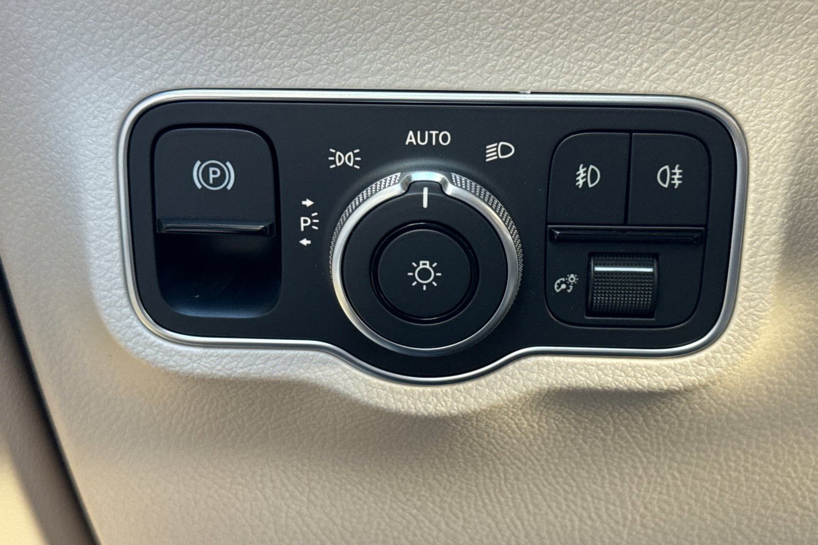 New 2026 Mercedes-Benz GLB 250 image 29