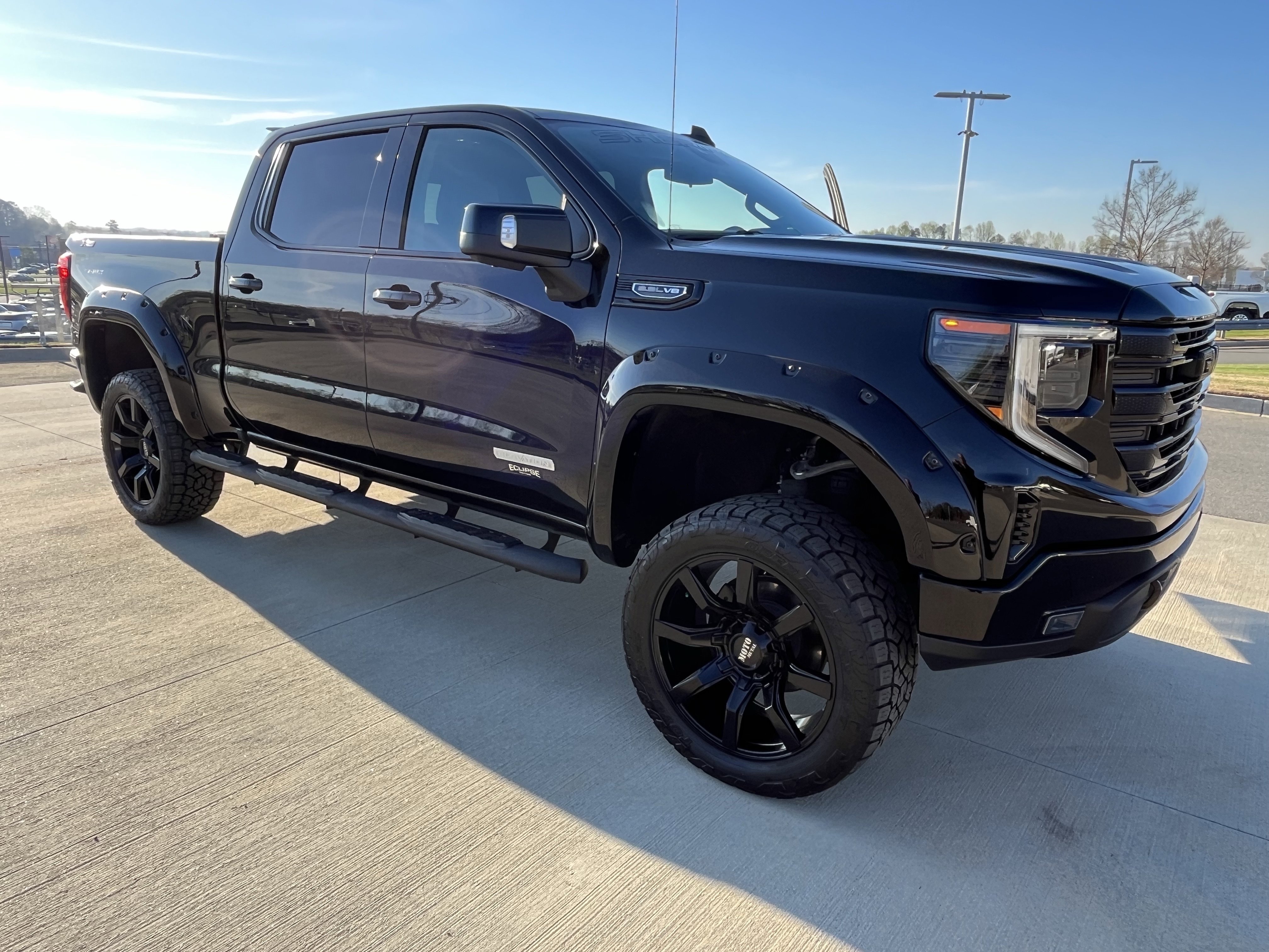 Used 2023 GMC Sierra 1500 Elevation w/ Preferred Package image 11