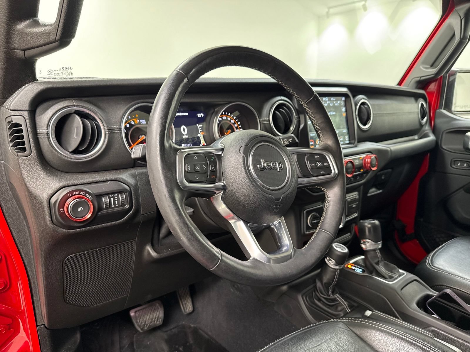 Used 2018 Jeep Wrangler Unlimited Sahara AWD/4WD image 13