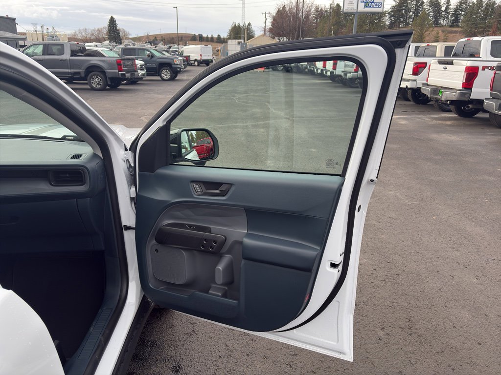 New 2026 Ford Maverick Lariat w/ Black Appearance Package image 10