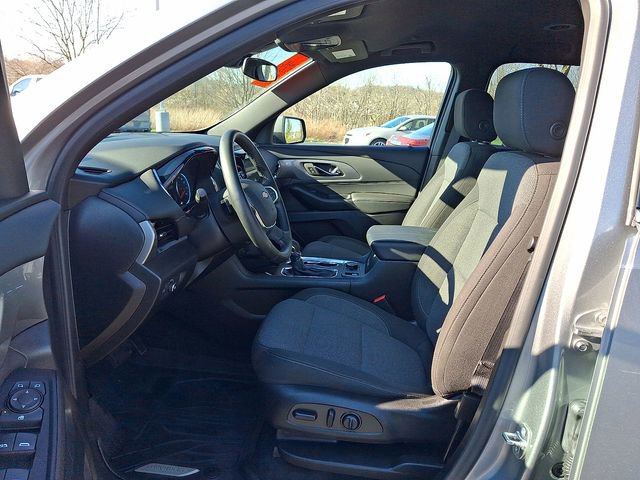 Used 2023 Chevrolet Traverse LT w/ LPO, Floor Liner Package image 18