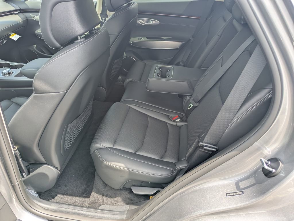 Used 2026 Genesis GV70 2.5T Select image 12