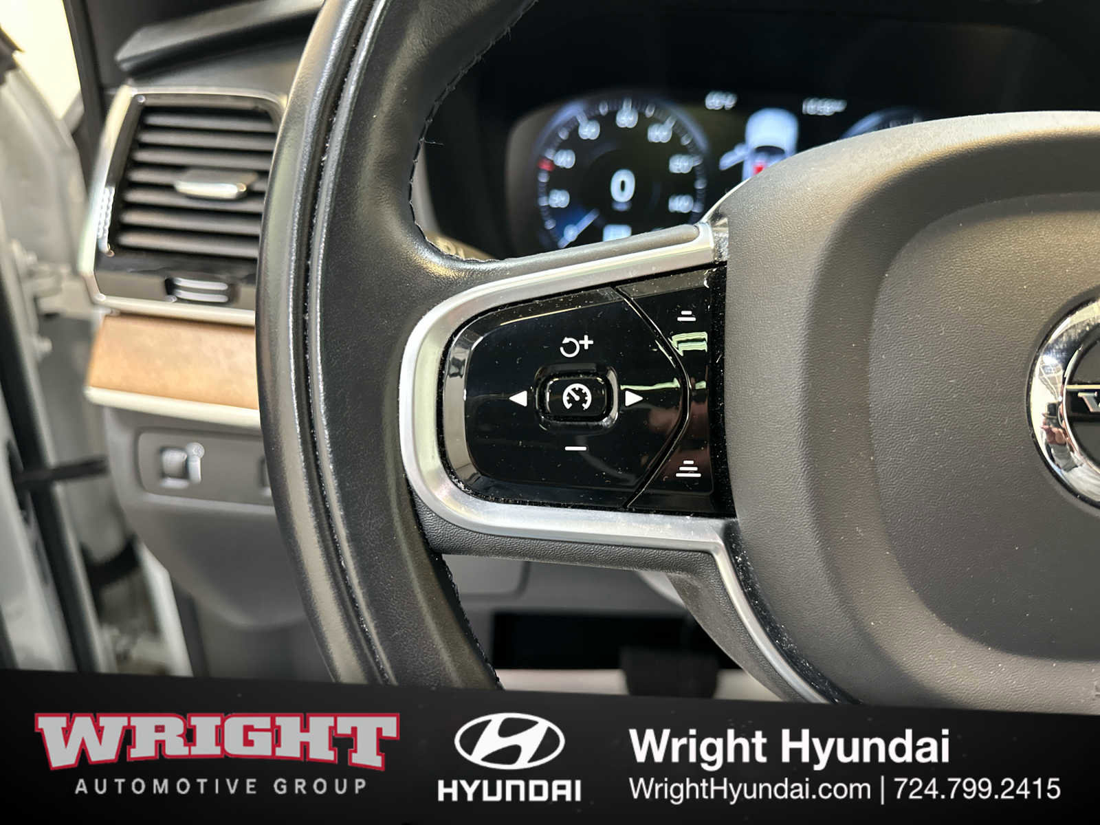 Used 2022 Volvo XC90 T6 Momentum w/ Advanced Package image 22