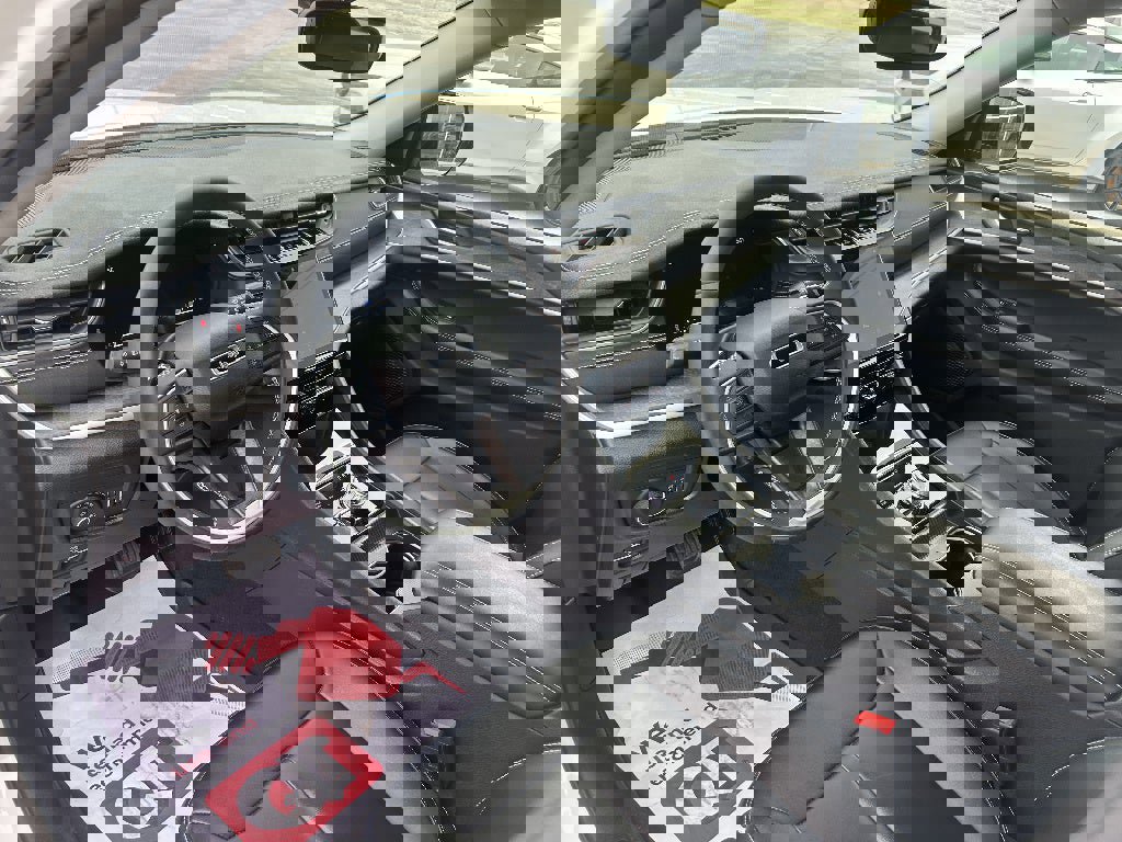 Used 2024 Jeep Grand Cherokee Limited image 11