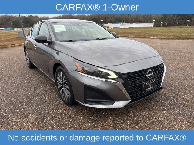 Used 2024 Nissan Altima 2.5 SV FWD image 2