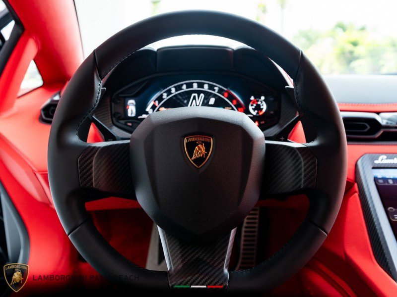 Used 2022 Lamborghini Aventador Countach image 15