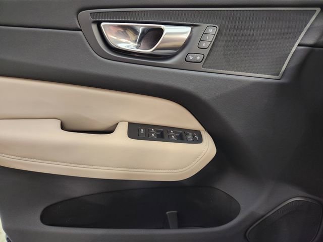 New 2026 Volvo XC60 B5 Plus w/ Protection Package Premier image 24