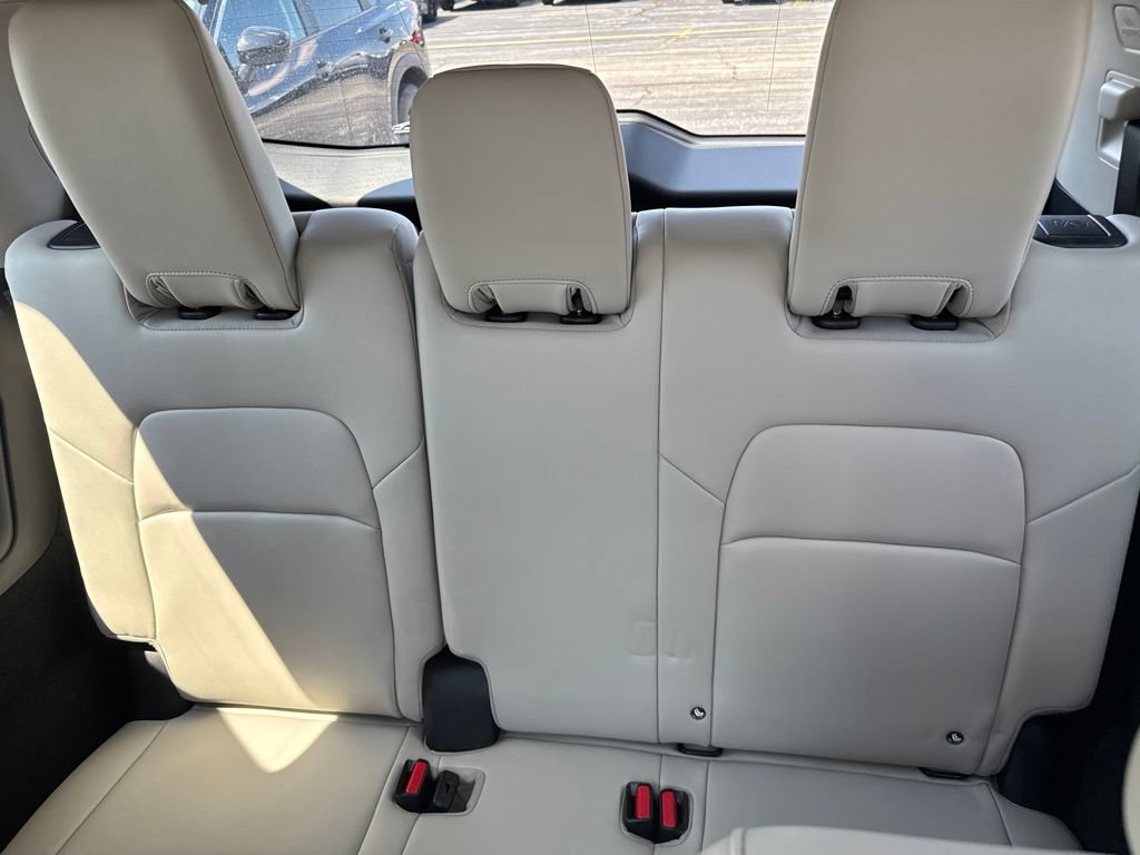 Certified 2026 Nissan Pathfinder SL w/ SL Premium Package AWD/4WD image 16