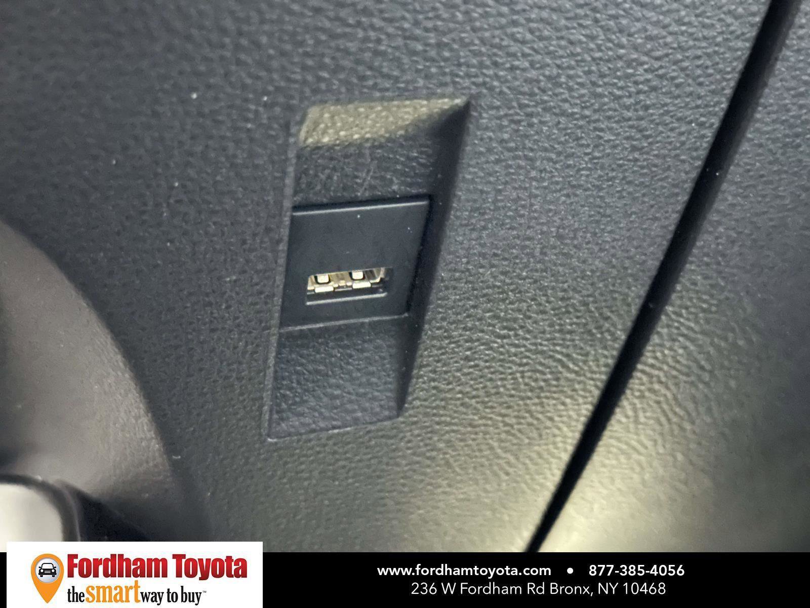 Used 2022 Toyota Corolla SE FWD image 25
