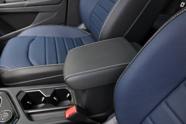 New 2025 Volkswagen Taos SEL image 20