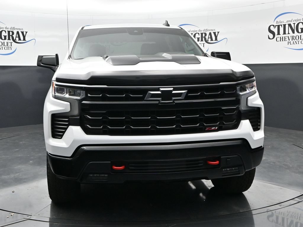 Used 2022 Chevrolet Silverado 1500 LT Trail Boss w/ LPO, Dark Essentials Package AWD/4WD image 2