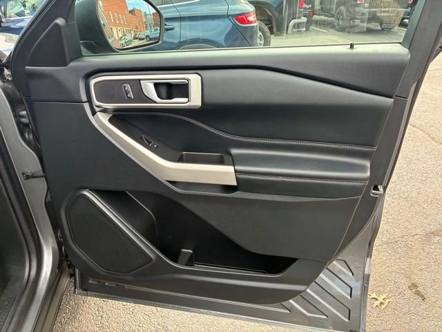 Used 2023 Ford Explorer XLT AWD/4WD image 22