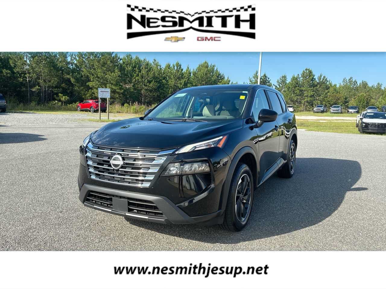 Used 2025 Nissan Rogue SV FWD image 1
