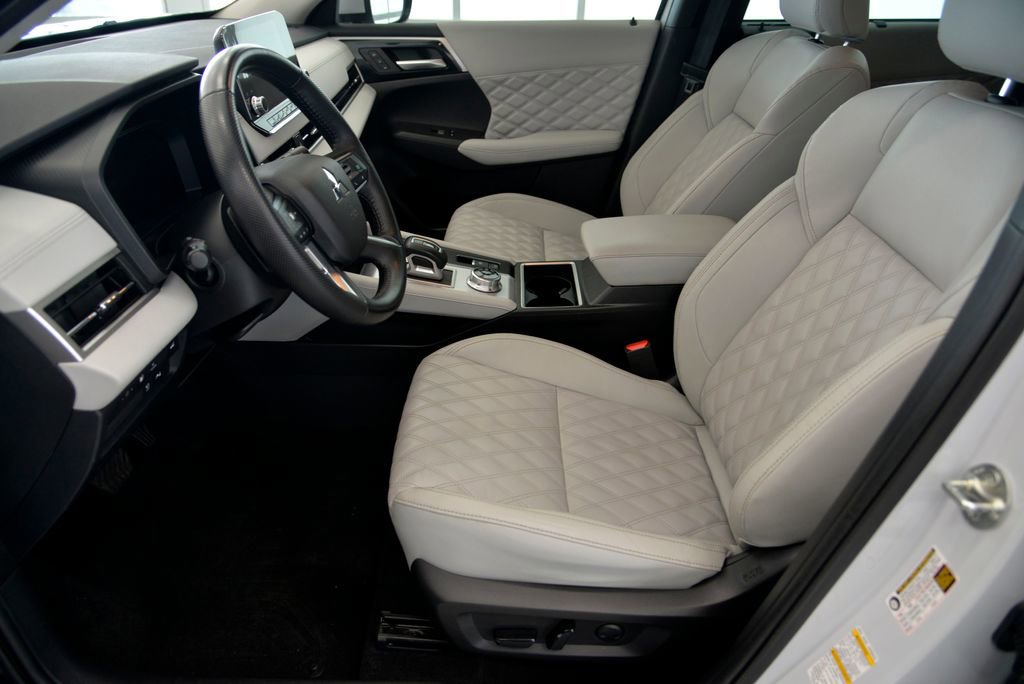 Used 2023 Mitsubishi Outlander SEL AWD/4WD image 15