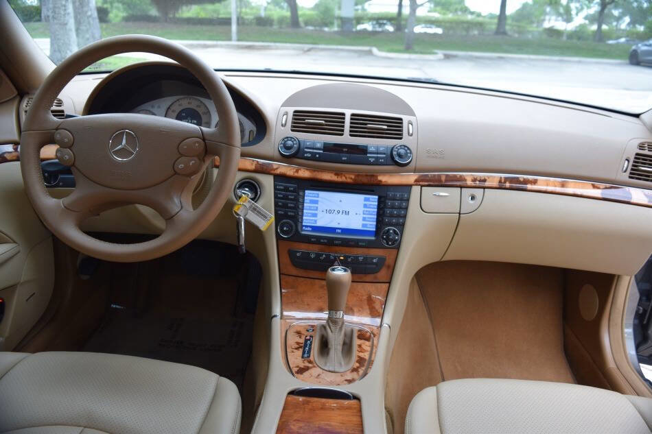 Used 2008 Mercedes-Benz E 350 4MATIC Sedan image 57