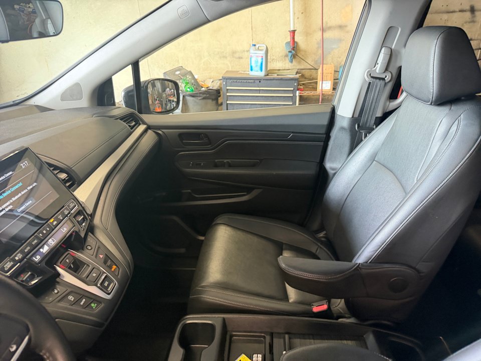 Used 2023 Honda Odyssey EX-L image 32