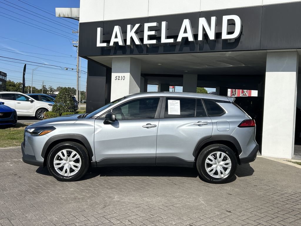 Used 2023 Toyota Corolla Cross L image 3