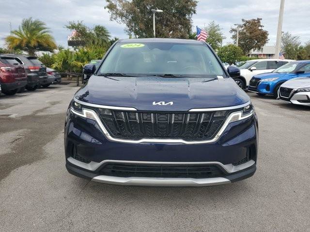 Used 2024 Kia Carnival LX image 2