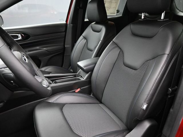 New 2026 Jeep Compass Latitude image 13