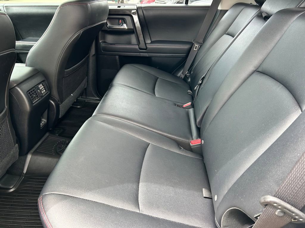 Used 2023 Toyota 4Runner TRD Off-Road Premium AWD/4WD image 17