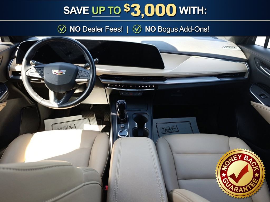 Used 2024 Cadillac XT4 Luxury w/ Cold Weather Package FWD image 17